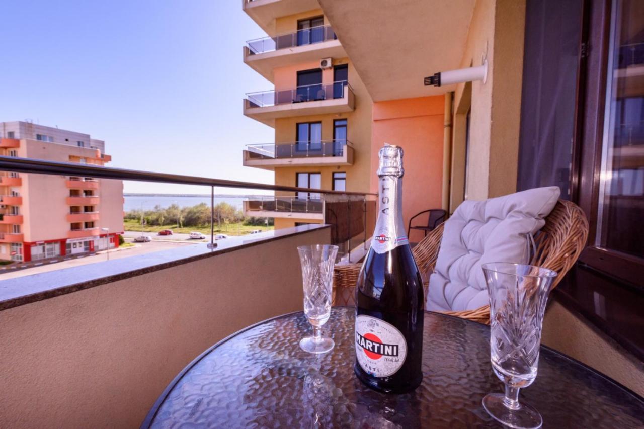 Appartamento Theo Summerland Seaview Mamaia Esterno foto